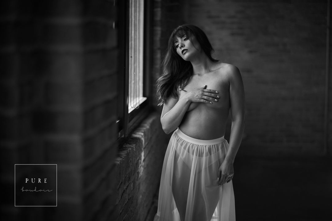 Chicago boudoir sensual photo session