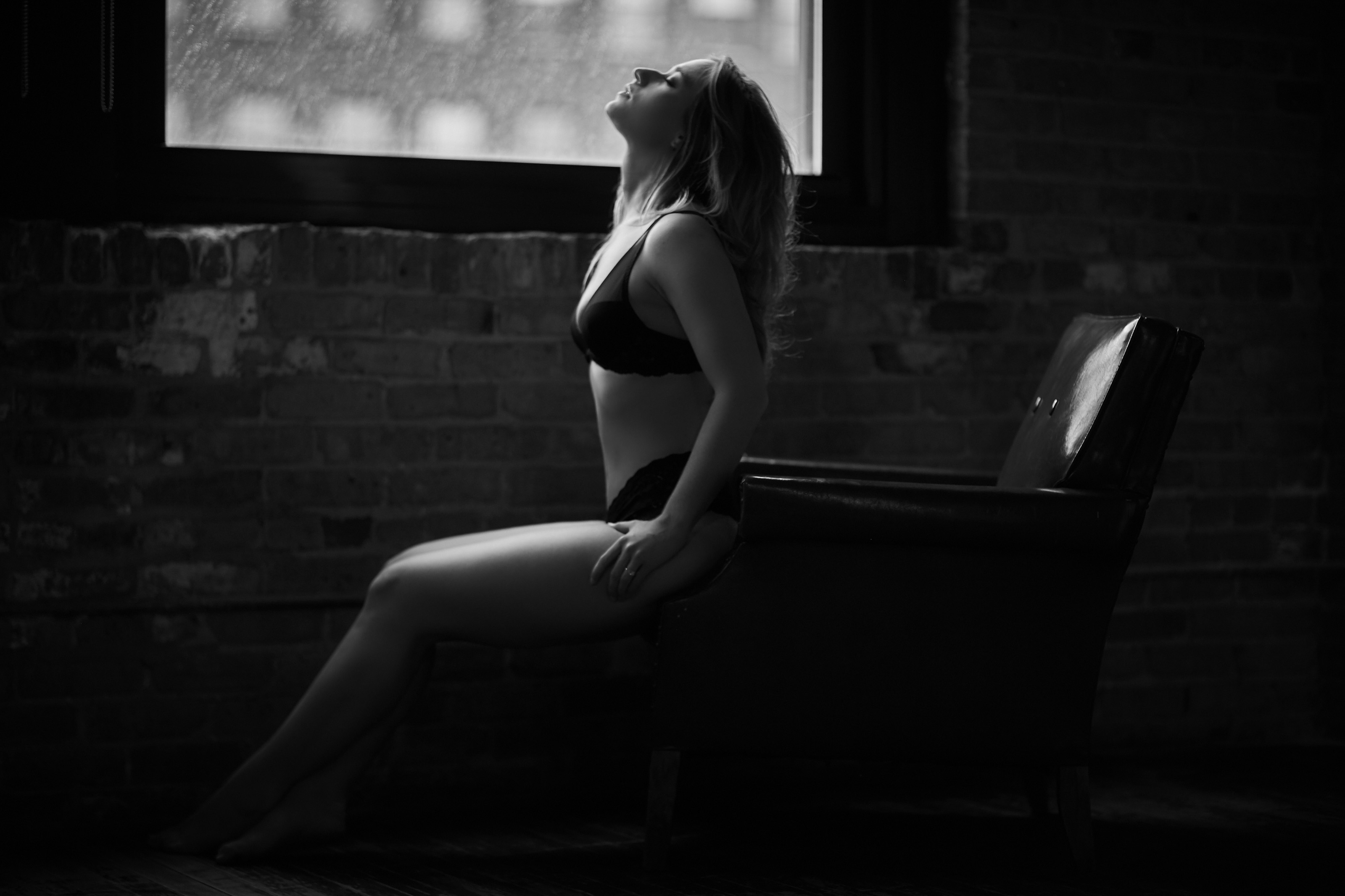 black and white boudoir photographer photography