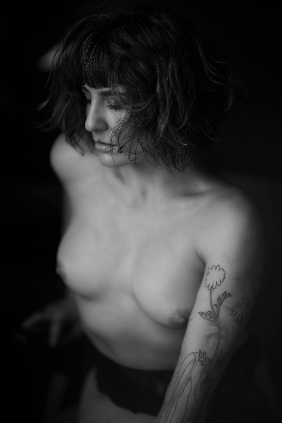sexy photography nude woman chicago boudoir black and white photography